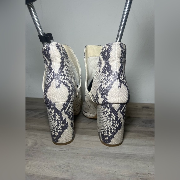 Steve Madden Women's Rookie Chop Out Booties,Snakeskin, Size 8.5 - Picture 7 of 10